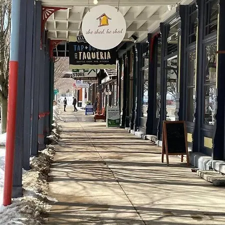 Skiing, Hiking, Village Of Eville Mtn Escape Ellicottville Exterior photo